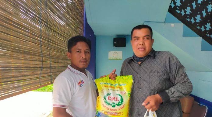 Menjadi Korban Banjir, Anggota PWI Rohul Terima Bantuan Dari PWI Provinsi Riau