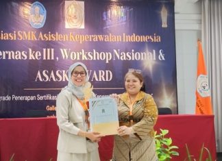 SMKS Kesehatan Pro Skill Indonesia Terima Penghargaan Nasional
