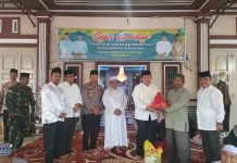 Berbagi Sesama, Bupati Sukiman Salurkan Bantuan