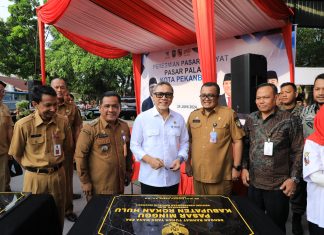 Pasar Rakyat di Rohul Diresmikan Menteri Perdagangan, Zulkifli Hasan