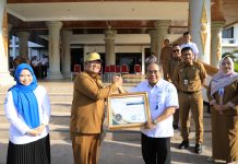 Rohul Terima Sertifikat UHC