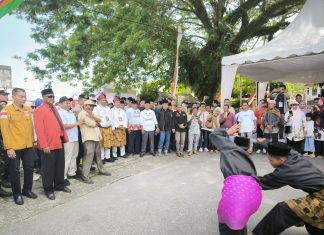 Berbalut Adat, Bacalon Anton-Poti Daftar Pilkada Rohul