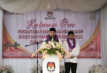 Berkah Hujan, H Indra Gunawan dan H Abdul Haris Daftar ke KPUD Rohul