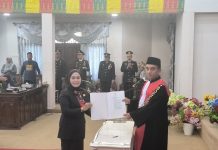 Hj Sumiartini Dilantik Sebagai Ketua DPRD Rohul 2024-2029