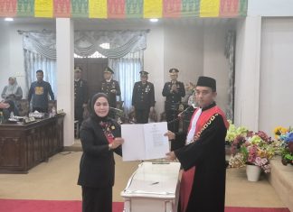 Hj Sumiartini Dilantik Sebagai Ketua DPRD Rohul 2024-2029