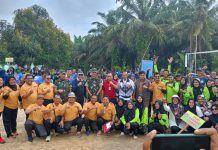 Semarak HUT PGRI Ke-79 dan HGN 2024, Para Guru di Pekanbaru Rebut Piala Turnamen Bola Voly Walikota Cup