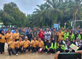 Semarak HUT PGRI Ke-79 dan HGN 2024, Para Guru di Pekanbaru Rebut Piala Turnamen Bola Voly Walikota Cup