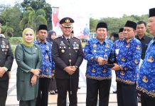 Bupati Sukiman Berikan Penghargaan Innovative Award Rohul