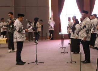 Ketua PGRI Riau Resmi Lantik BKO PGRI Provinsi Riau XXIII 2024-2029