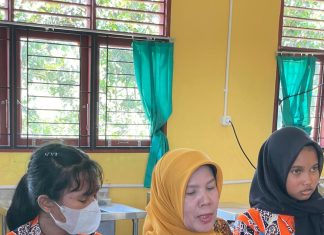 Tumbuhkan Kreativitas Bisnis, Dosen SPs Unilak Bimbing Siswa Produksi Minuman Sehat