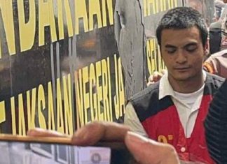 Vadel Hadir Pada Sidang Dakwaan PN Jaksel Tanpa Senyum