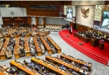 Tuntutan 17+8 Rakyat dibahas DPR Dalam Rapat