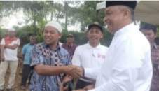 Bupati Rohul Salurkan Hewan Kurban ke Panitia MAIC