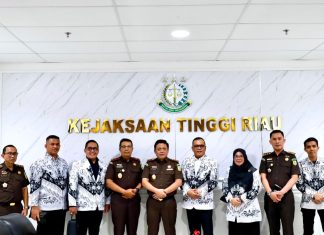 Ketua PGRI Riau Gagas Kerja Sama Strategis dengan Kejati untuk Perlindungan Guru