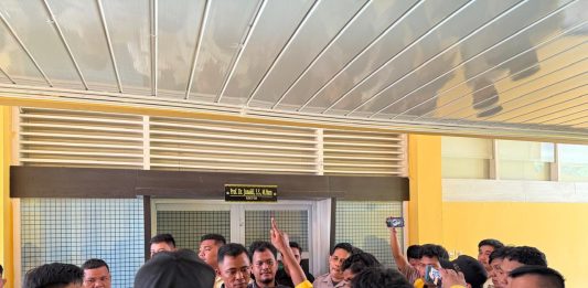 Gedung Rektorat Unilak “Diguncang” Aksi Mahasiswa: Gugat Skandal Proyek 10 Miliar dan Turap