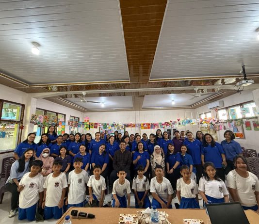 Bangun Budaya Peduli Lingkungan, Tim Pascasarjana Unilak Latih Guru dan Siswa SD Santa Maria Olah Sampah Jadi Pupuk Organik