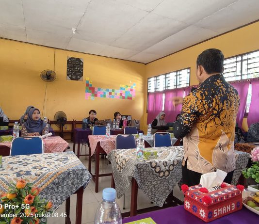 Tim PkM Unilak Dampingi Guru SMA Negeri 2 Tambang Terapkan Pembelajaran Sosial-Emosional untuk Dukung Kesejahteraan Psikologis Siswa
