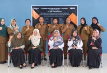 Dosen UNILAK Latih Guru SMK Farmatikom Pekanbaru Kembangkan Pembelajaran Mendalam Berbasis Teknologi