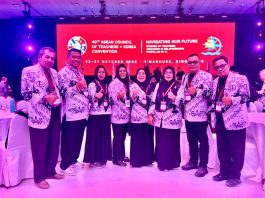 PGRI Riau Kirim 9 Delegasi ke Konvensi Guru ASEAN di Singapura, Prof Adolf: AI Mendukung Pendidikan, Peran Guru Tak Tergantikan
